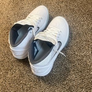 Kobe basketball shoes. Mens/boys. Worn once. Wrong size. Size 8